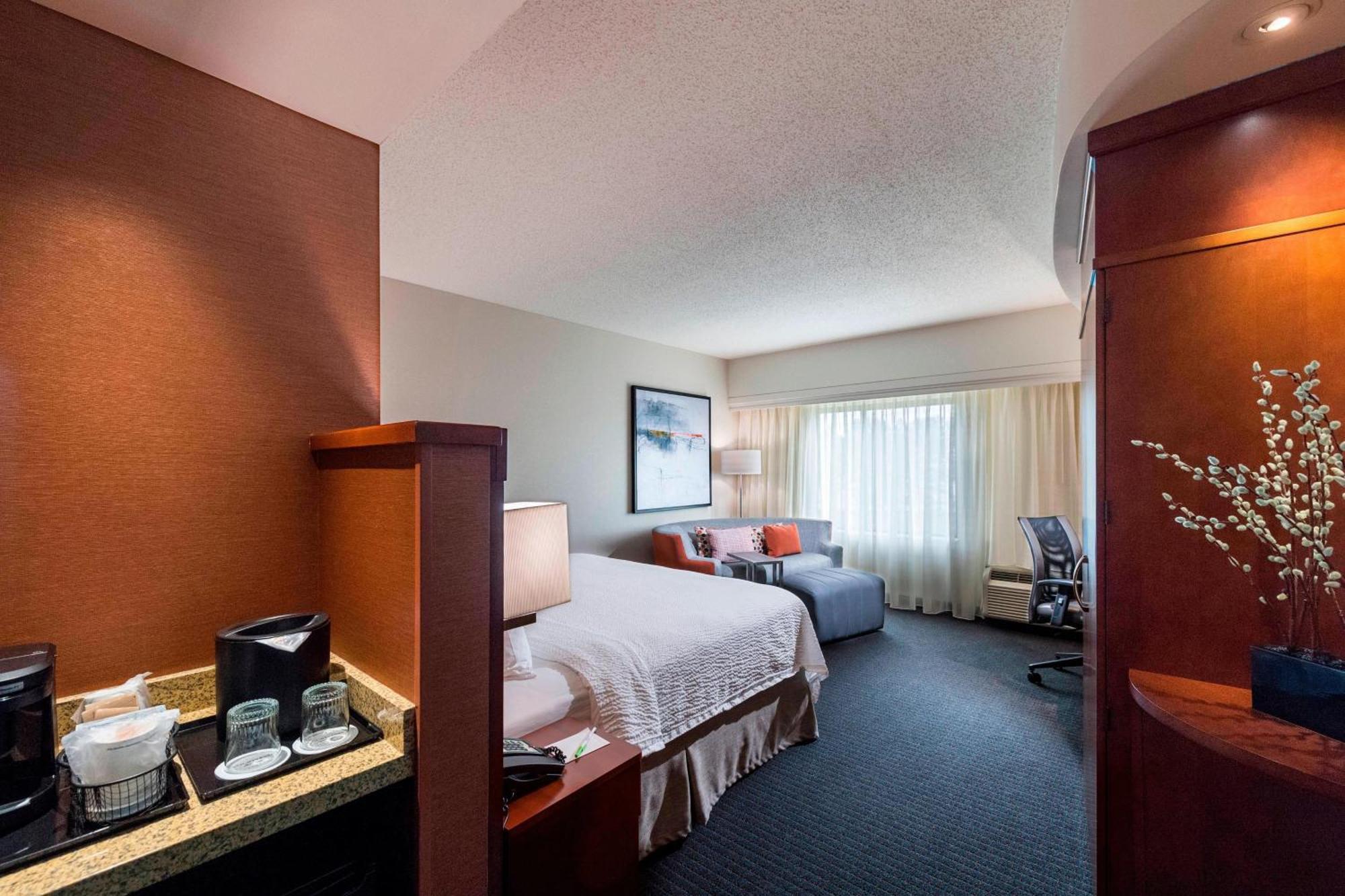 Courtyard By Marriott Atlanta Buford Mall Of Georgia Eksteriør bilde